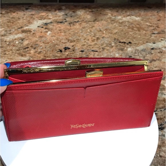 YSL Saint Laurent Kiss Lock Leather Wallet β€οΈπ₯π - Picture 6 of 17